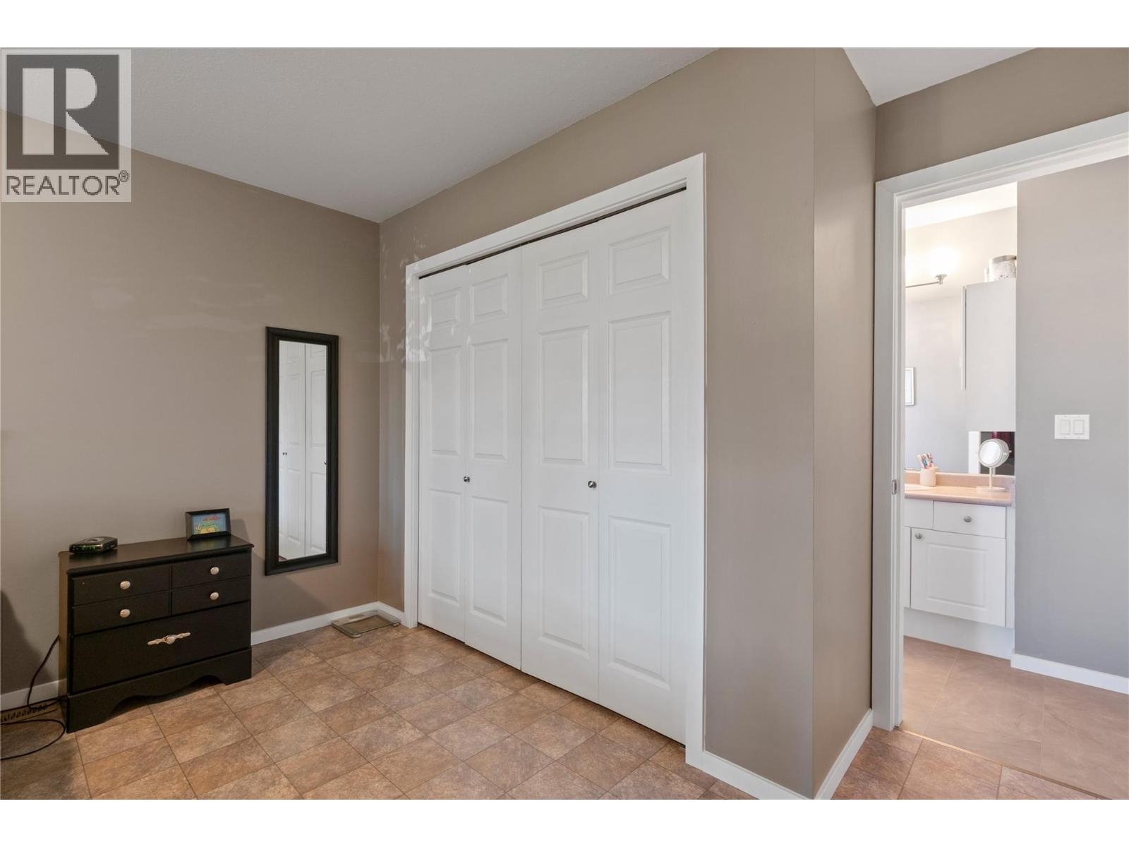 #2 2951 11th Avenue NE - 42