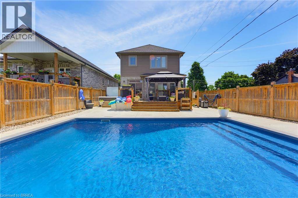 63A CLENCH Avenue - 34