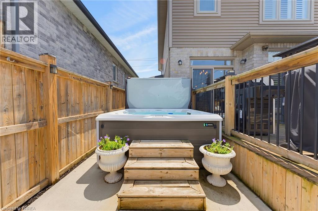 63A CLENCH Avenue - 35