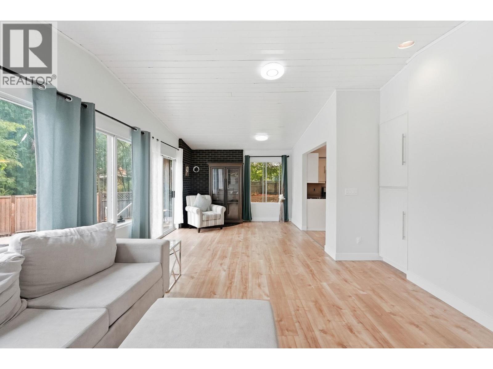 694 McClure Road - Image 6