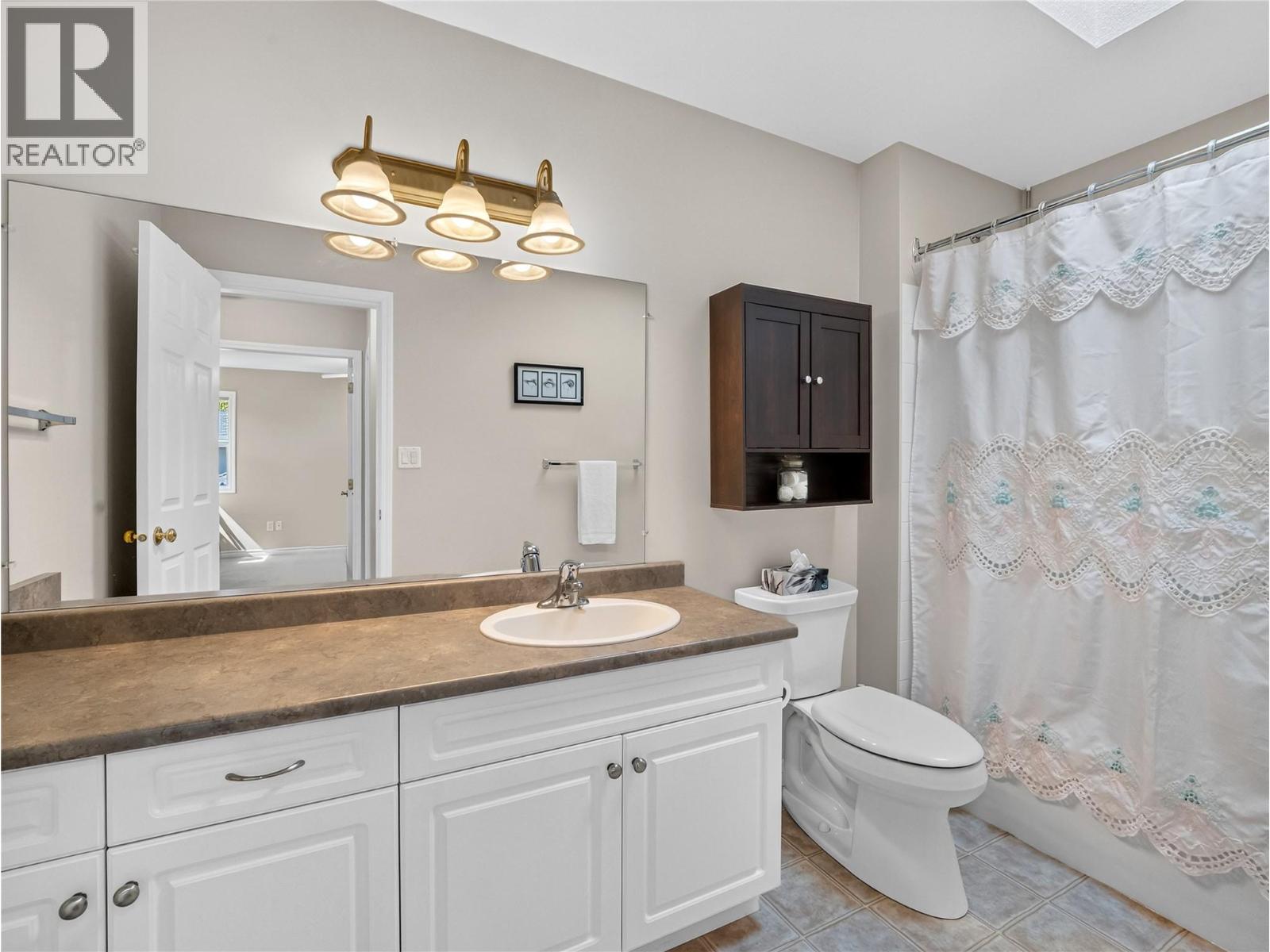 14 51 8 Avenue Southwest, Salmon Arm