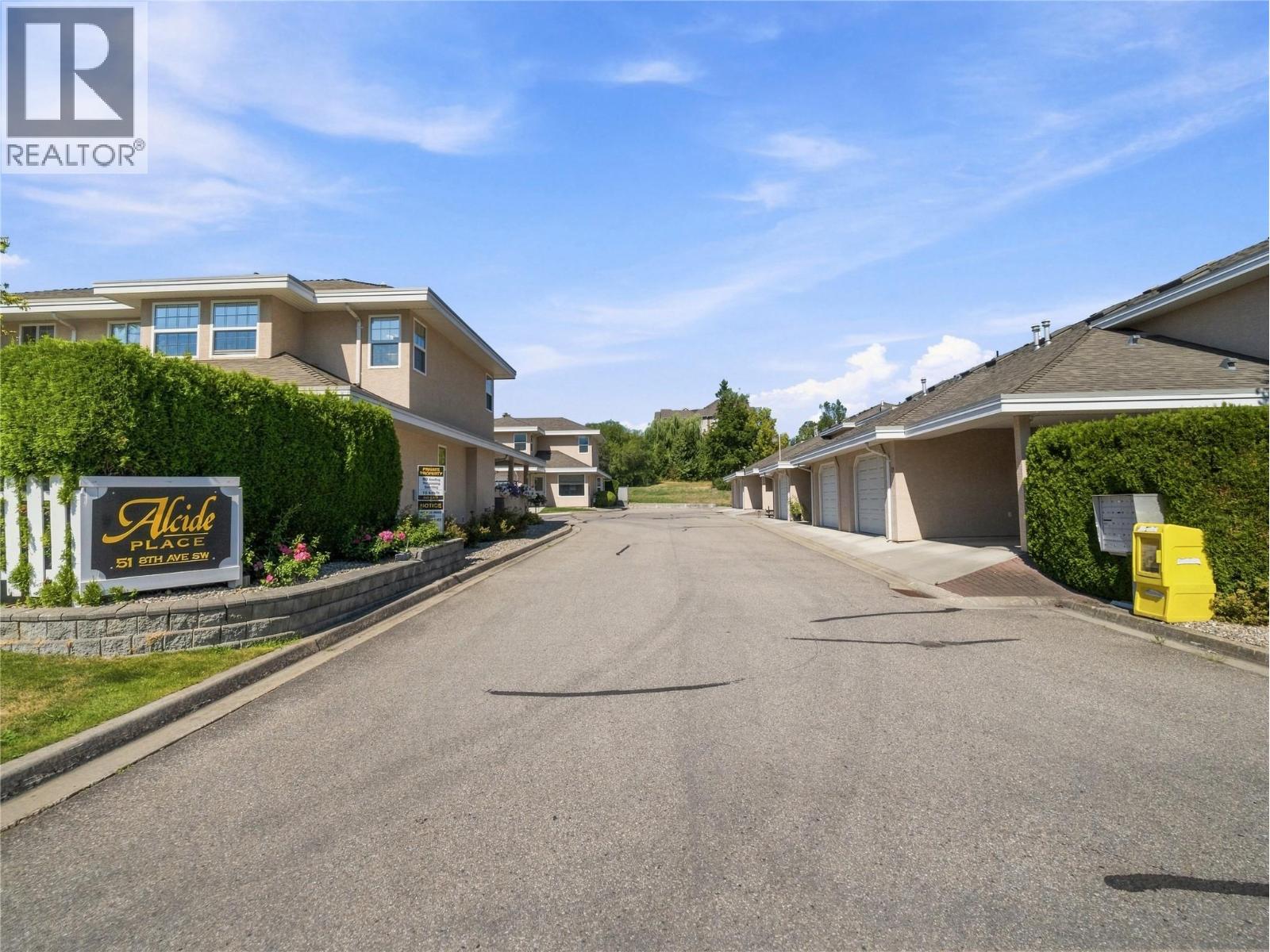 14 51 8 Avenue Southwest, Salmon Arm