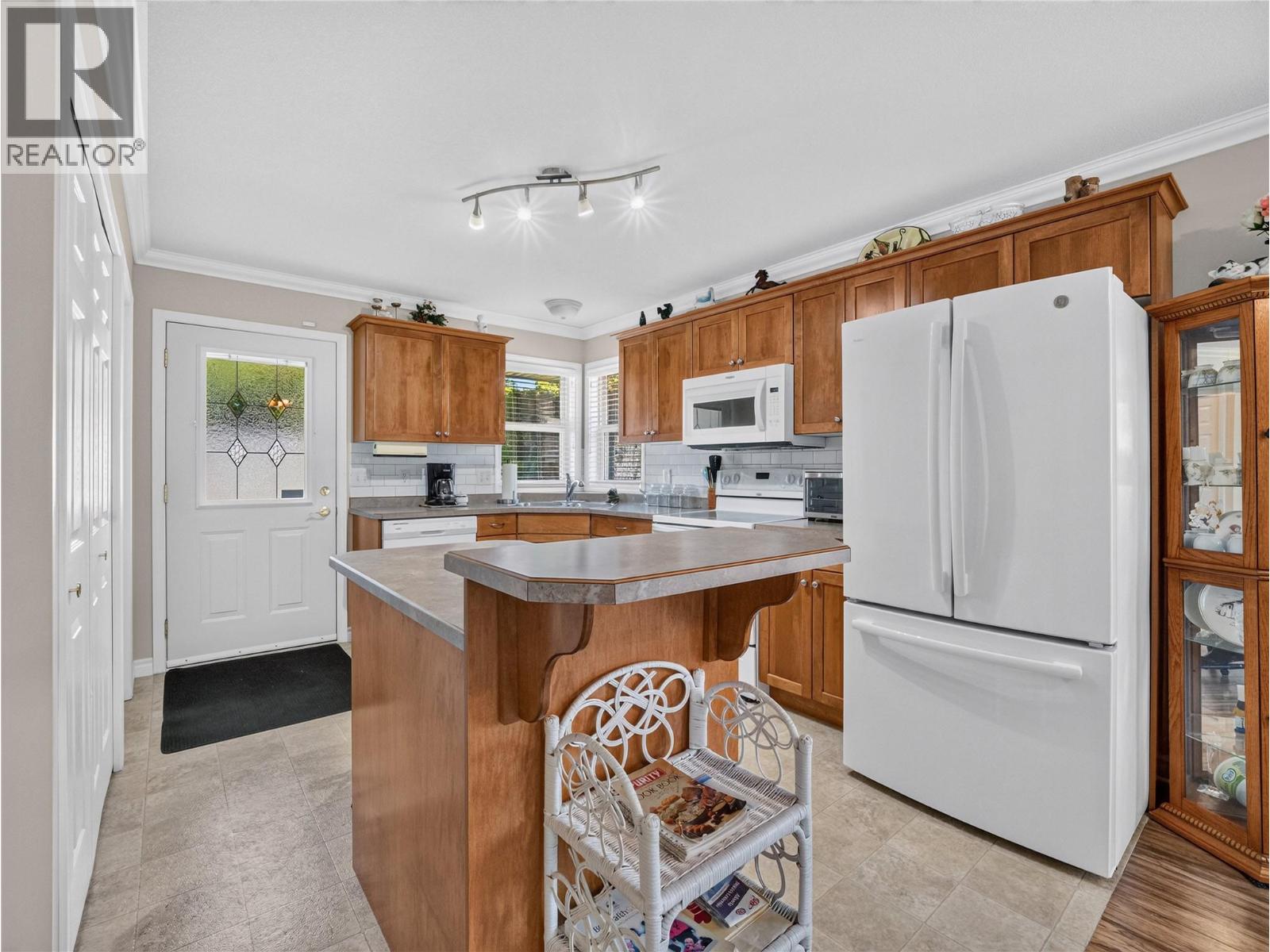 14 51 8 Avenue Southwest, Salmon Arm