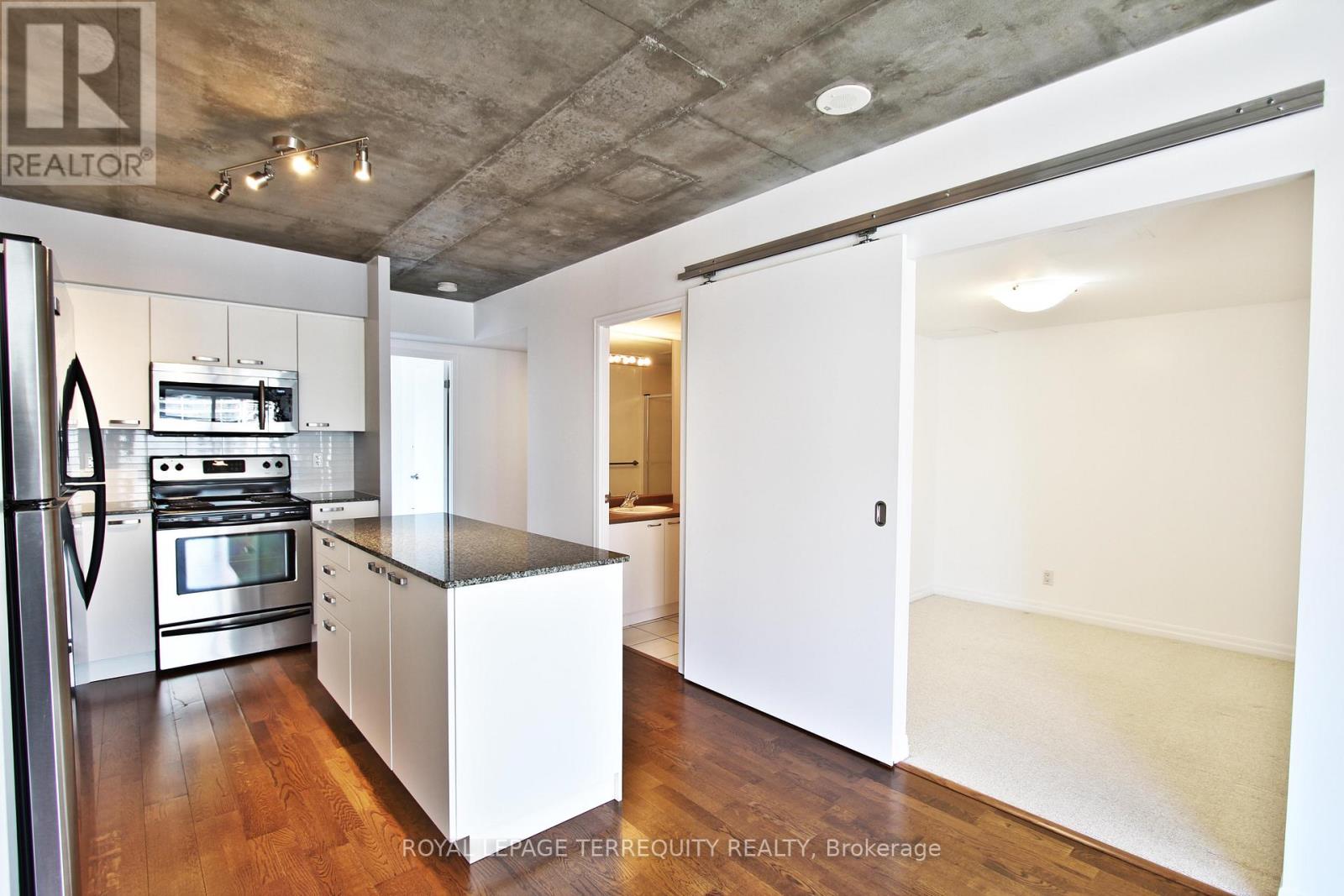 #708 22 WELLESLEY STREET E - 11