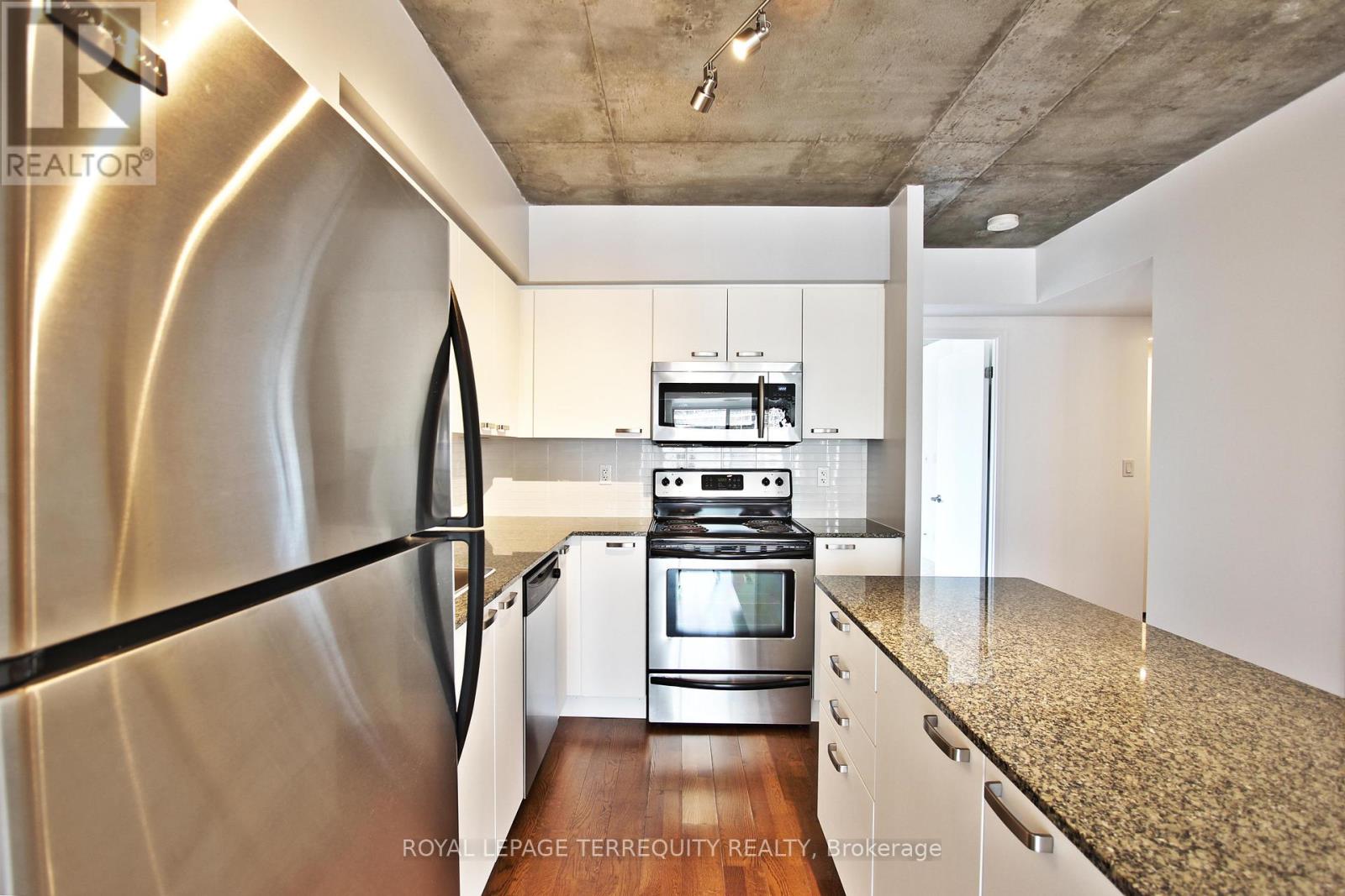 #708 22 WELLESLEY STREET E - 12