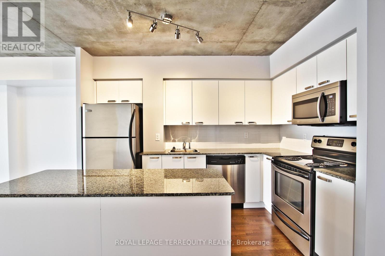 #708 22 WELLESLEY STREET E - 14