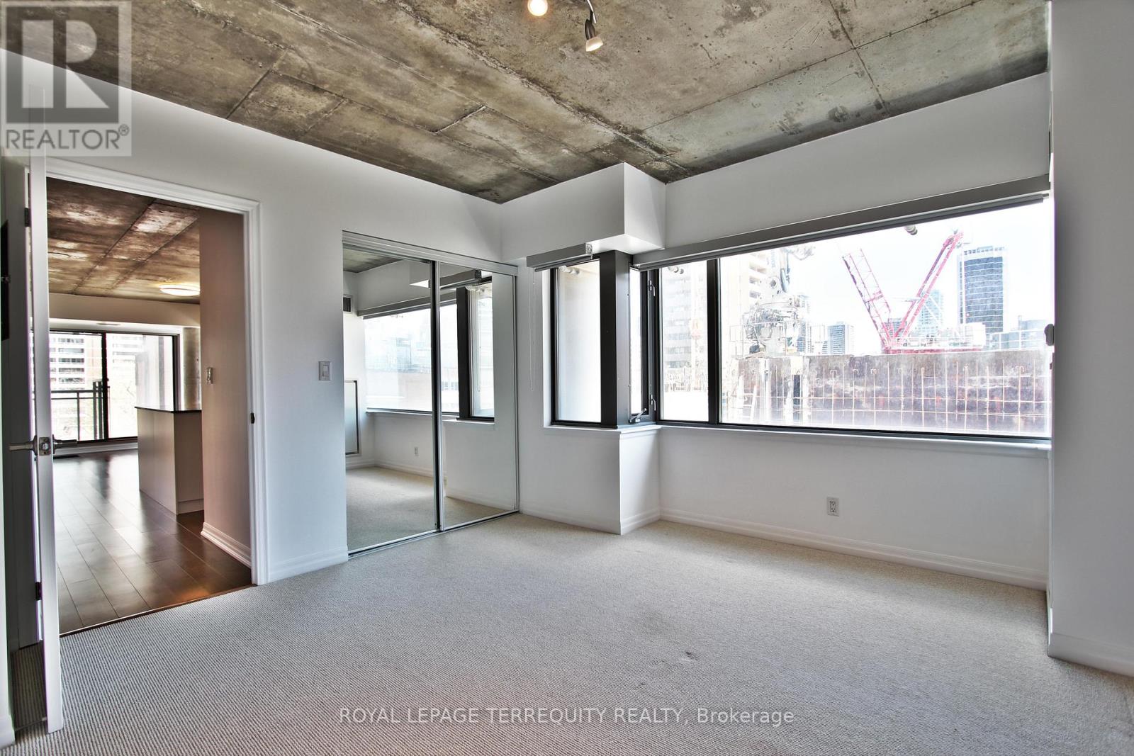 #708 22 WELLESLEY STREET E - 18