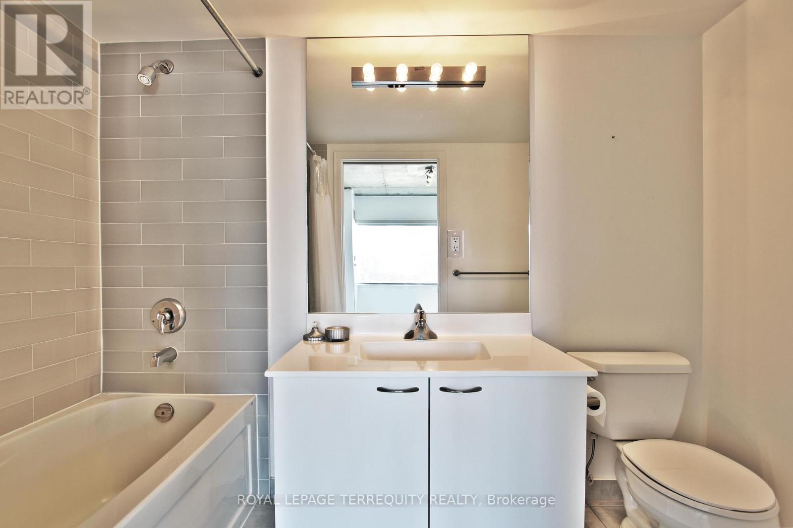#708 22 WELLESLEY STREET E - 20