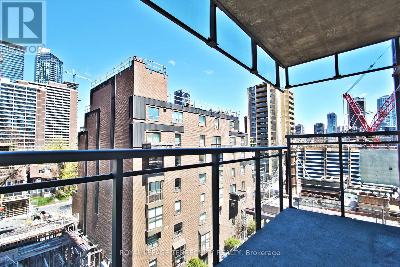 #708 22 WELLESLEY STREET E - 21