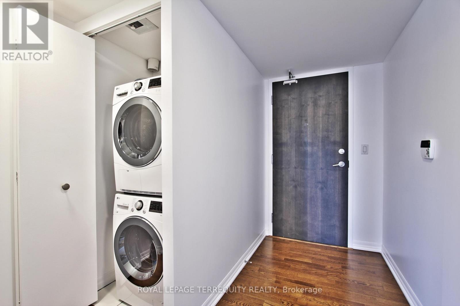 #708 22 WELLESLEY STREET E - 22