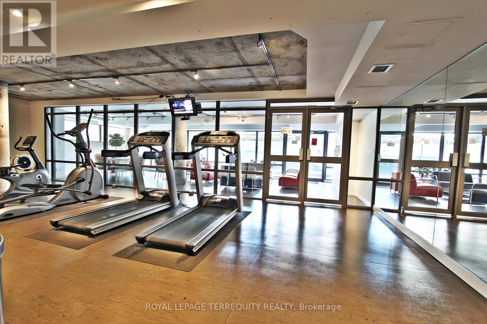 #708 22 WELLESLEY STREET E - 23
