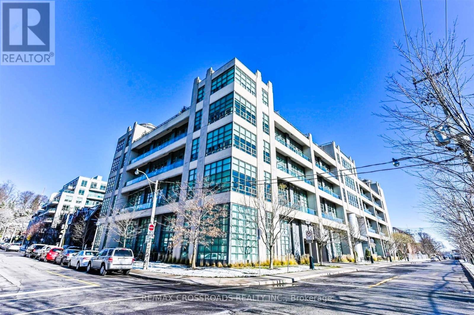 Photo of 380 Macpherson Avenue