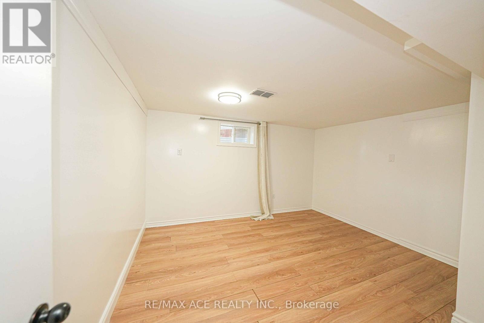 59 LILIAN DRIVE - Image 25