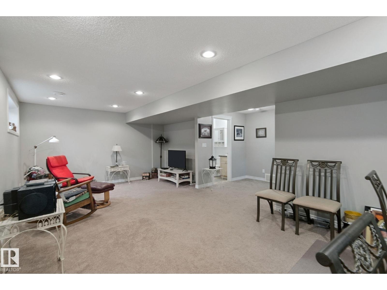 5345 TERWILLEGAR BV NW - 40