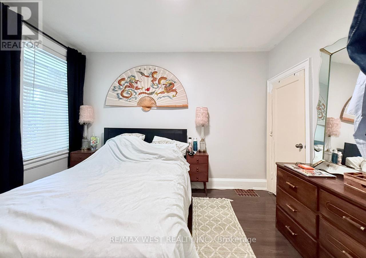 231 ROSEMOUNT AVENUE - 11