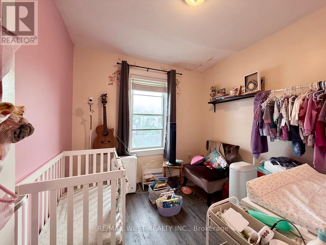 231 ROSEMOUNT AVENUE - 10