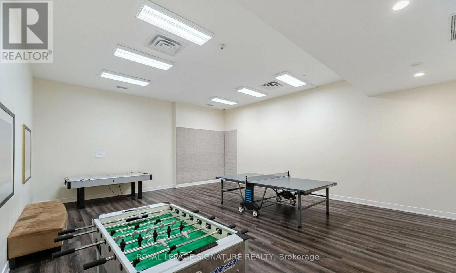 #525 3888 DUKE OF YORK BOULEVARD - 35