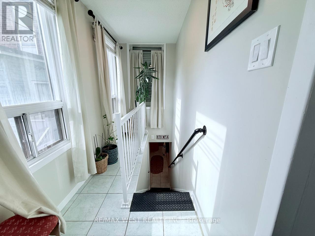 231 ROSEMOUNT AVENUE - 12