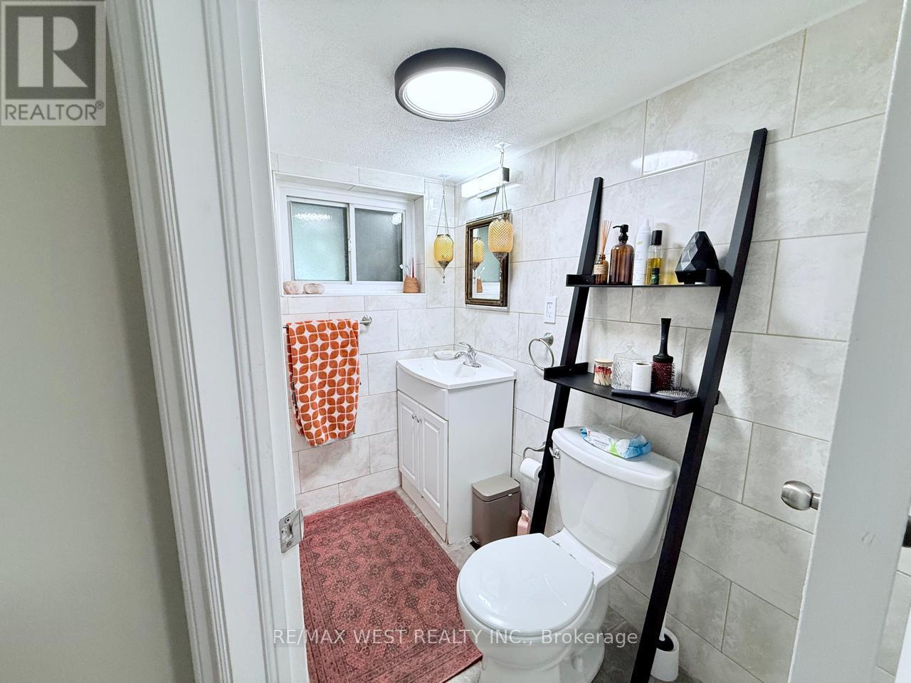 231 ROSEMOUNT AVENUE - 15