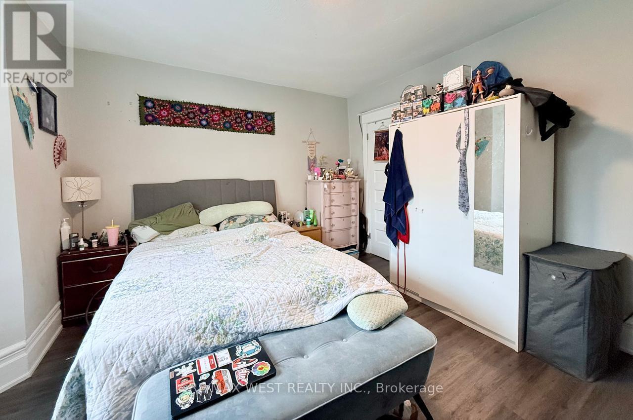 231 ROSEMOUNT AVENUE - 8