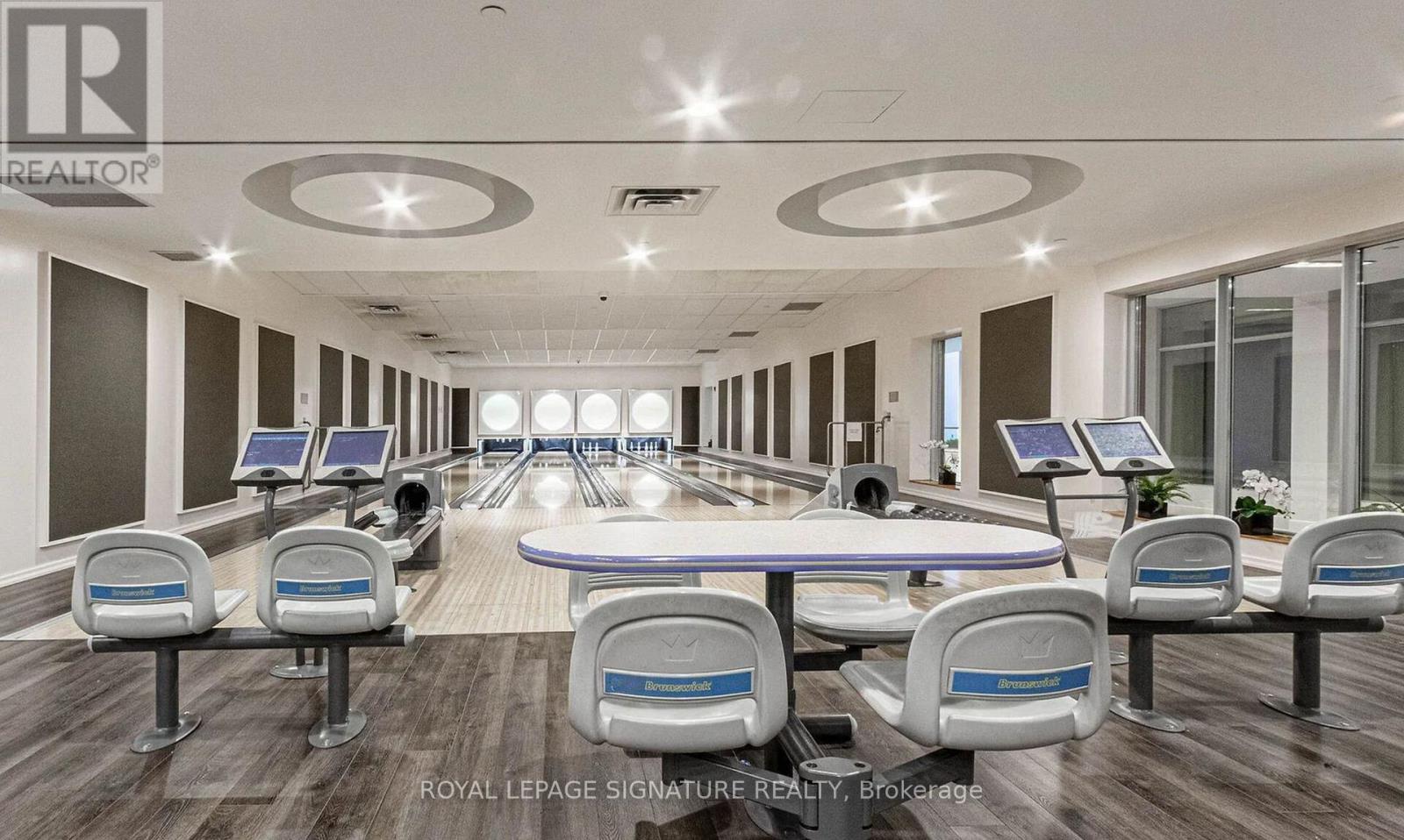 #525 3888 DUKE OF YORK BOULEVARD - Image 38