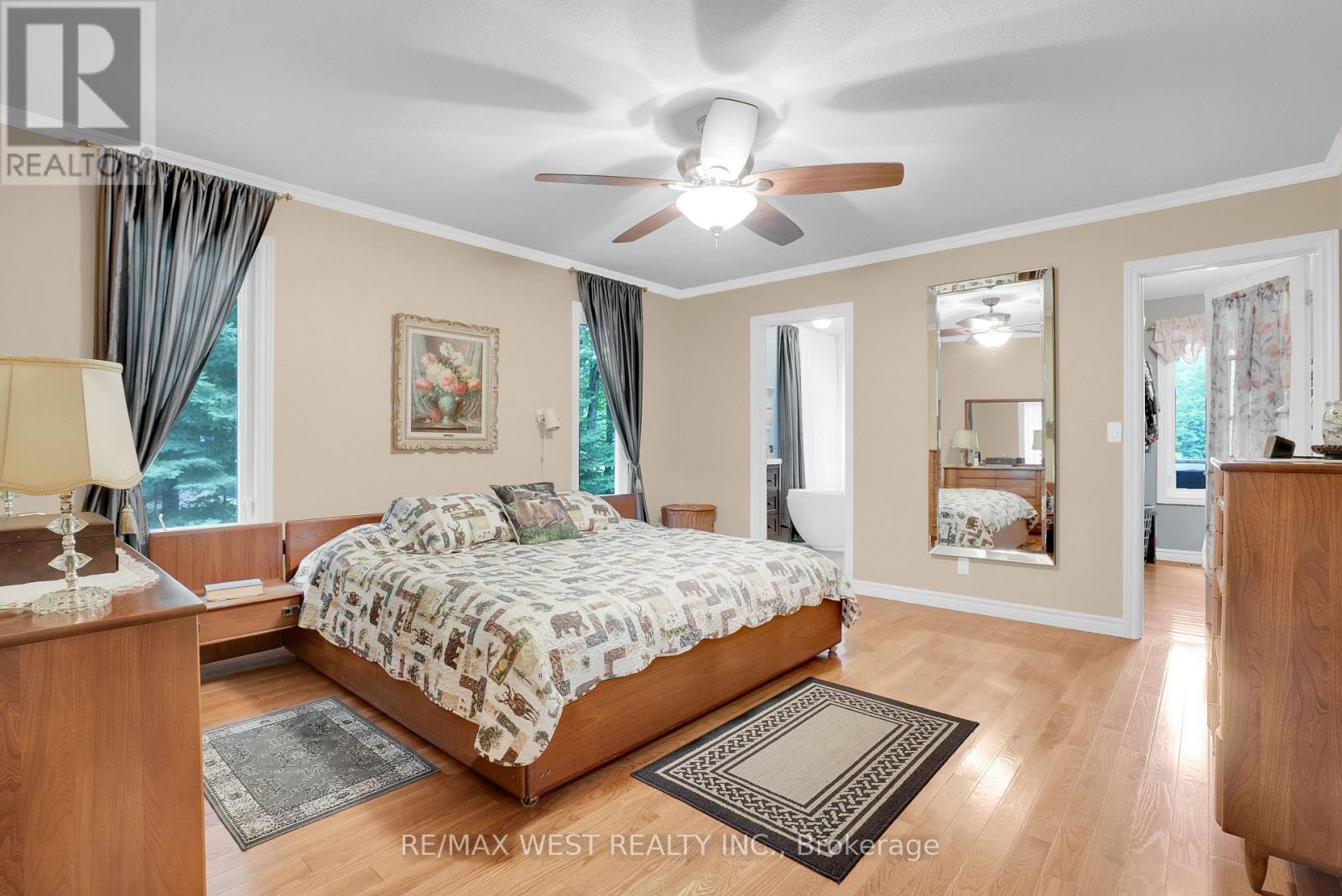 20 DEERHURST HIGHLANDS DRIVE - 7