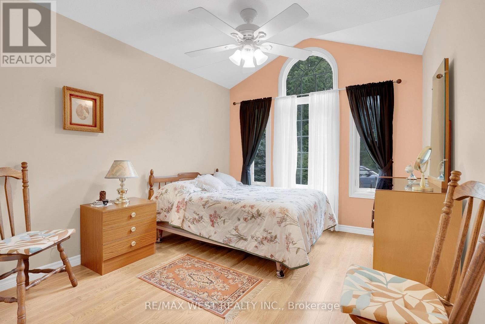 20 DEERHURST HIGHLANDS DRIVE - 9
