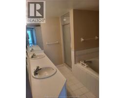 3601 Riverside Drive East Unit# 1006, Windsor, ON N8Y4Y2 Photo 17