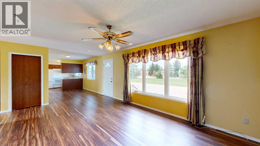 Listing photo – 4111 61 Street, Stettler