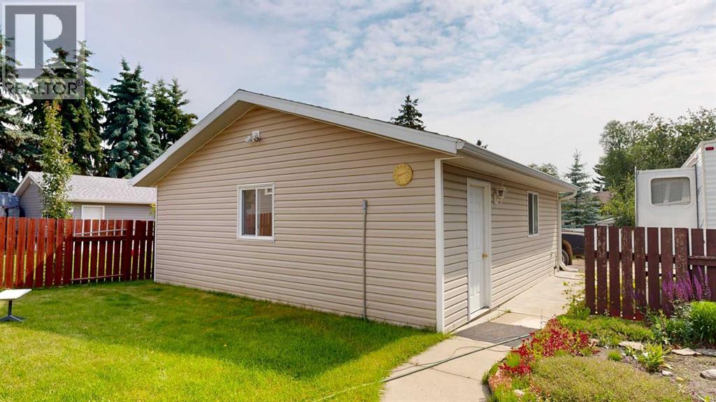 Listing photo – 4111 61 Street, Stettler