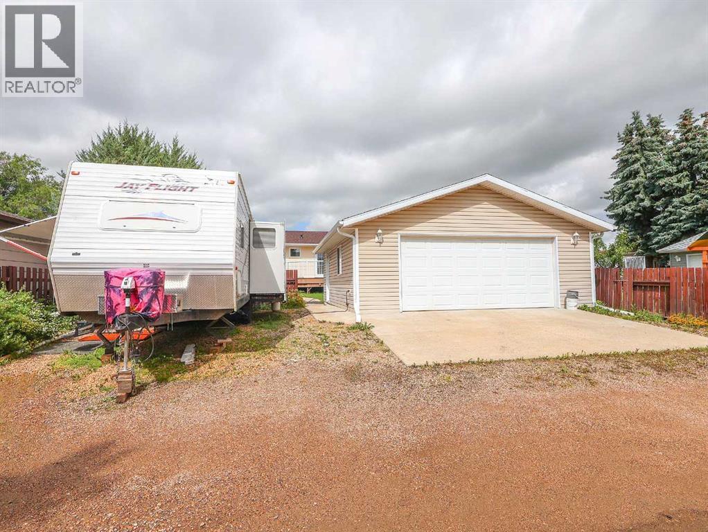 Listing photo – 4111 61 Street, Stettler