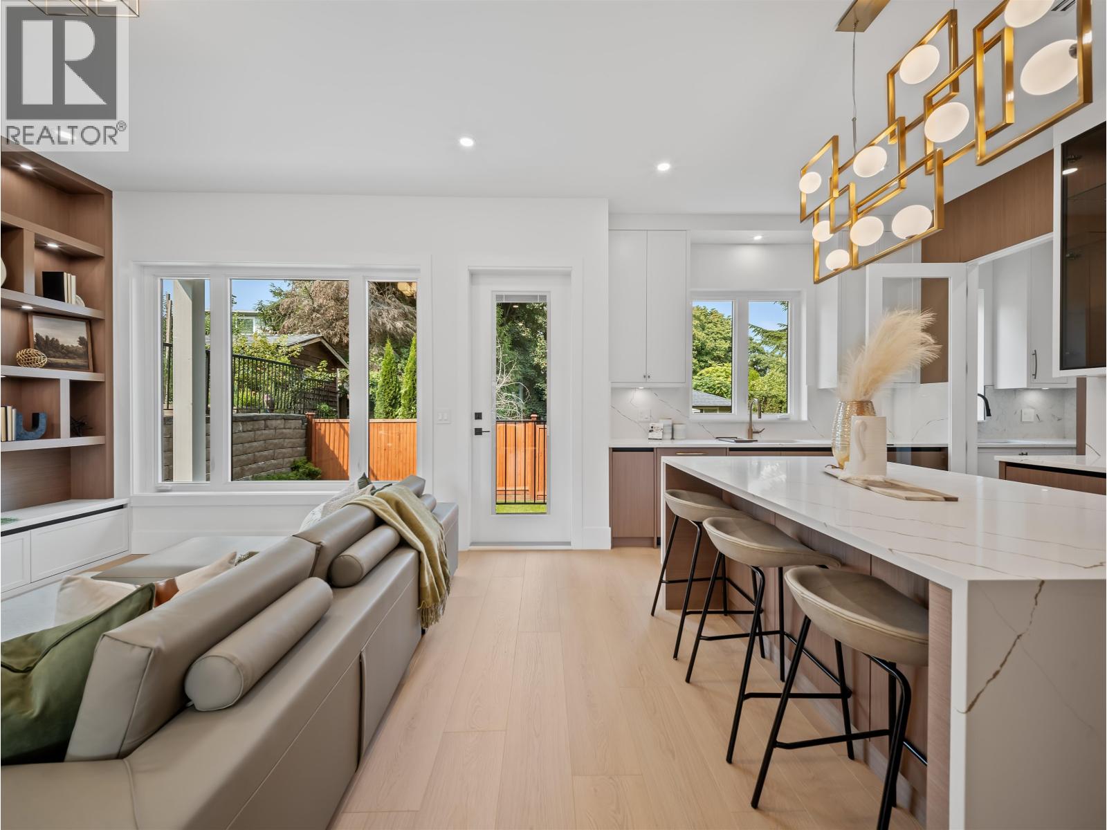 1 5685 FOREST STREET, Burnaby