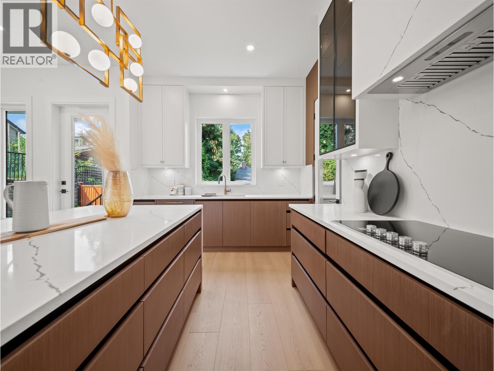 1 5685 FOREST STREET, Burnaby