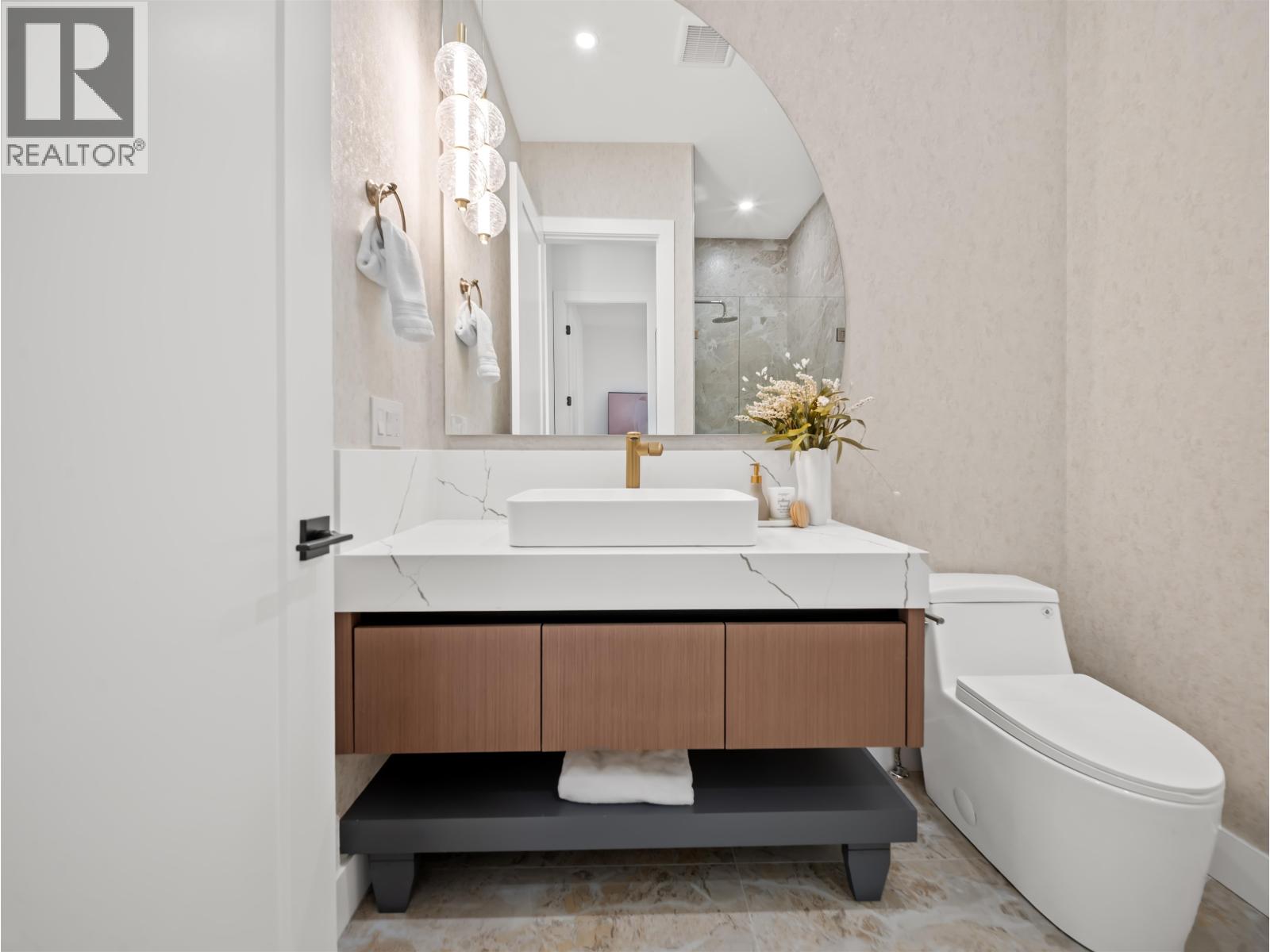 1 5685 FOREST STREET, Burnaby