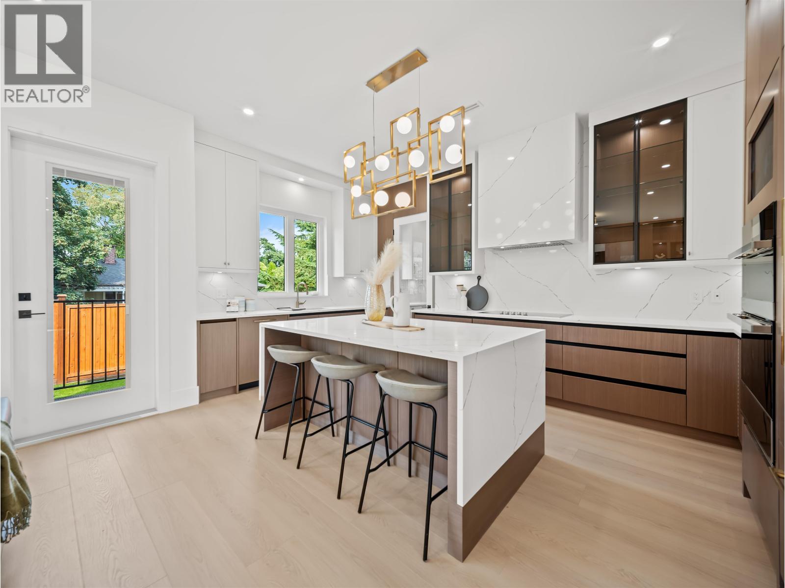1 5685 FOREST STREET, Burnaby