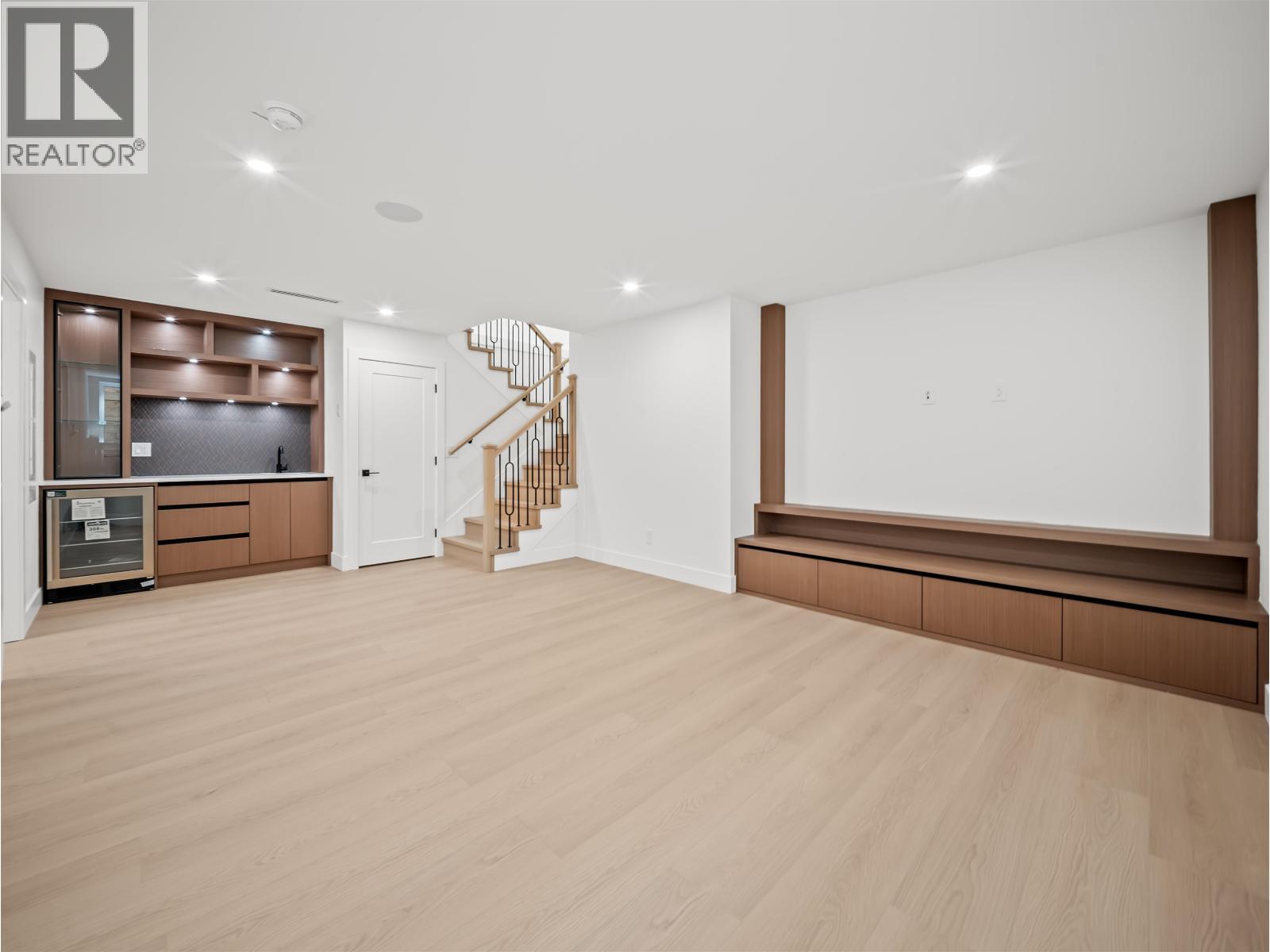 1 5685 FOREST STREET, Burnaby