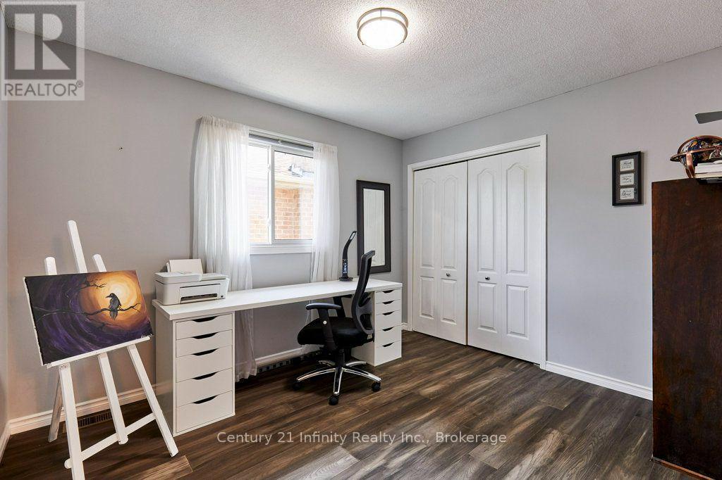 8 MURKAR CRESCENT - Image 27