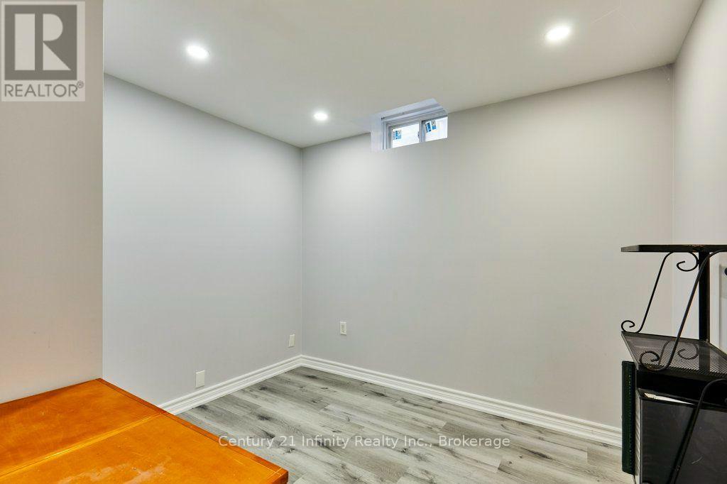 8 MURKAR CRESCENT - Image 38