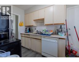 1827 16 Avenue S - photo 9