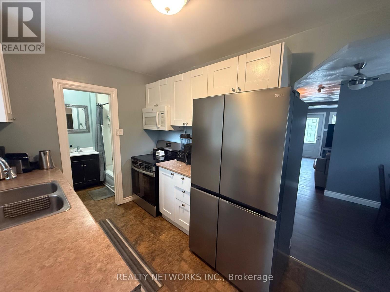 208 TOKE STREET - 11