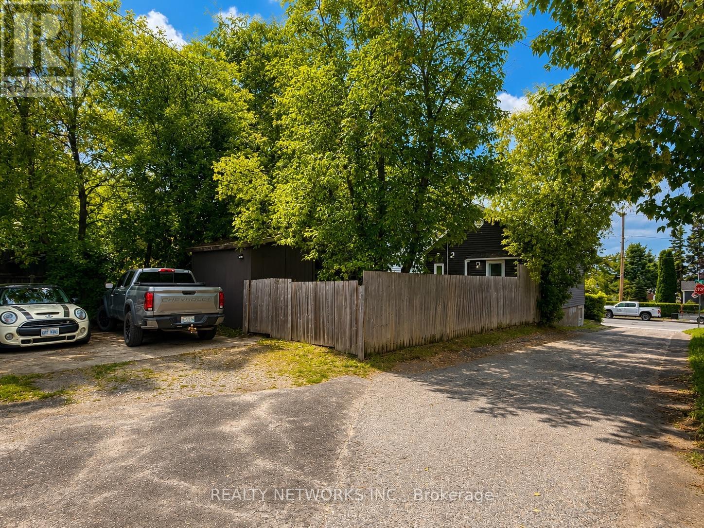 208 TOKE STREET - 19