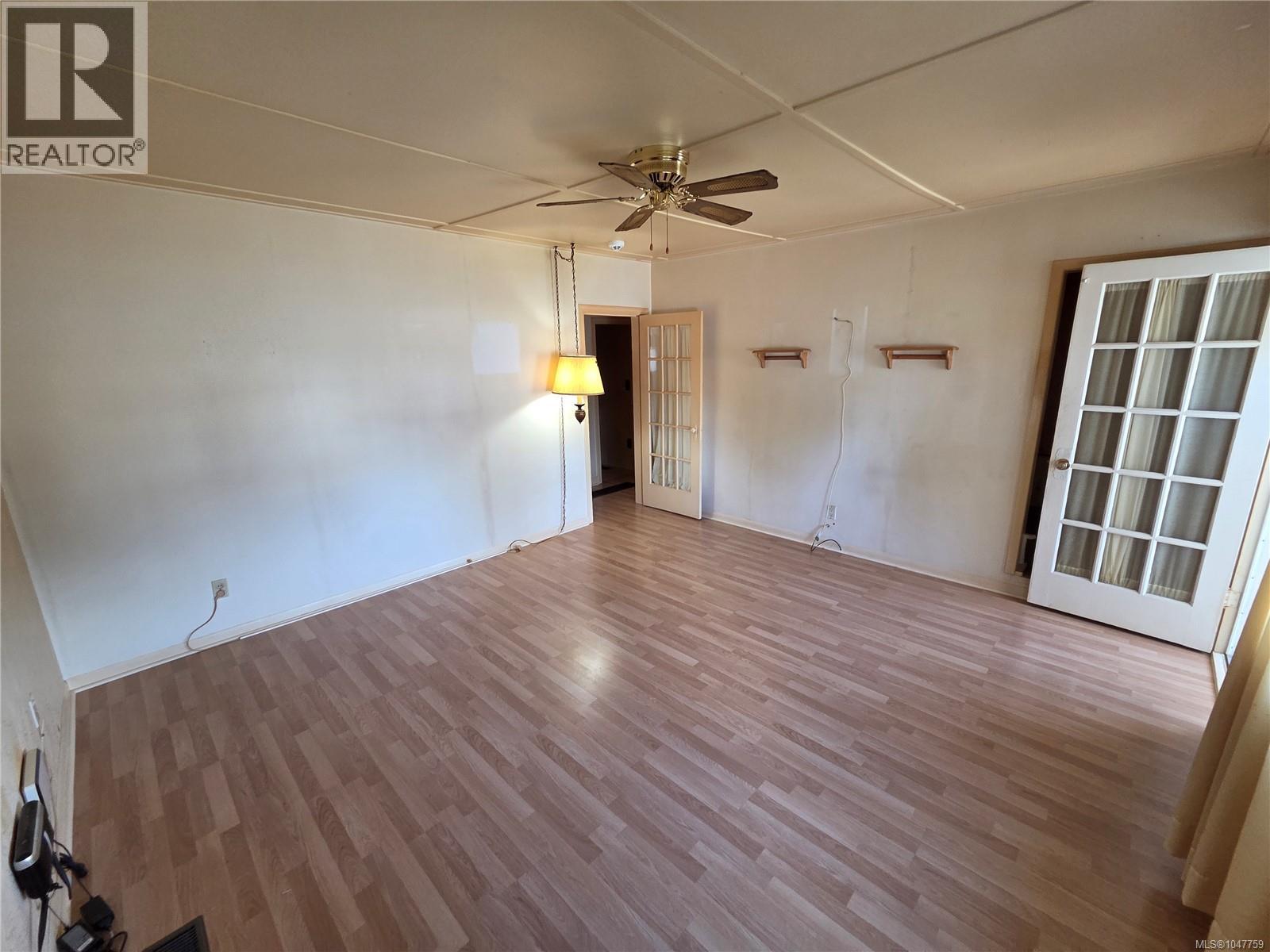 3933 10th Ave - 10