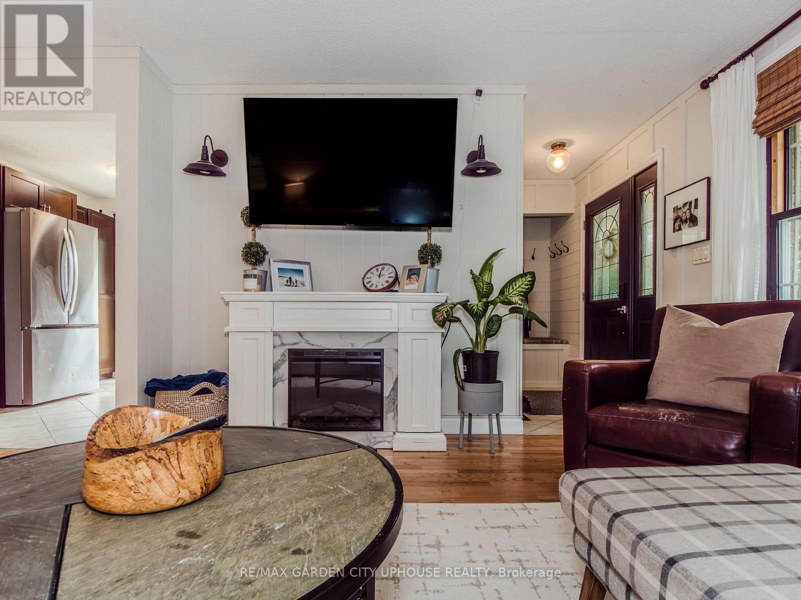 24 GREENMEADOW COURT - 3