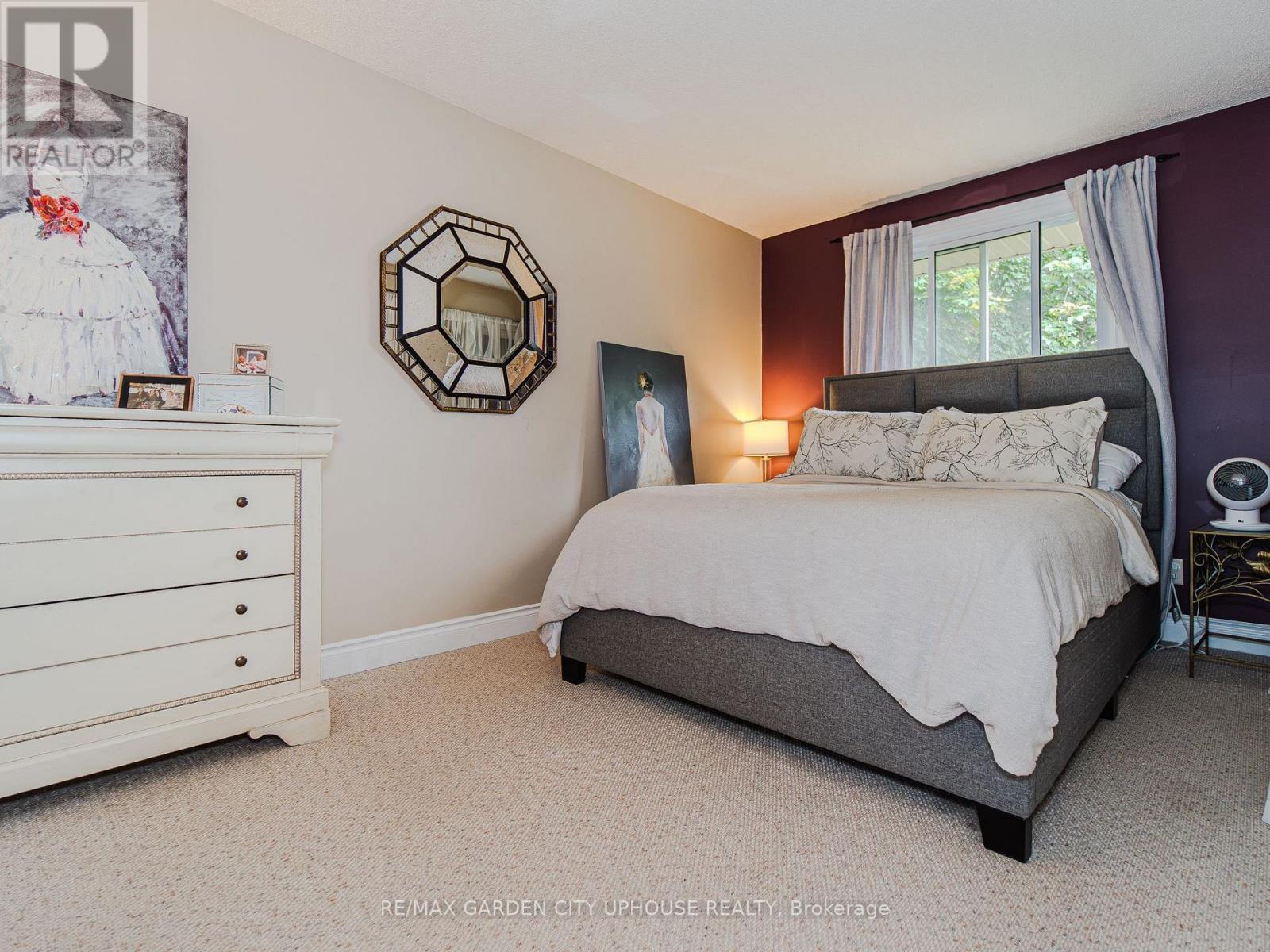 24 GREENMEADOW COURT - 9