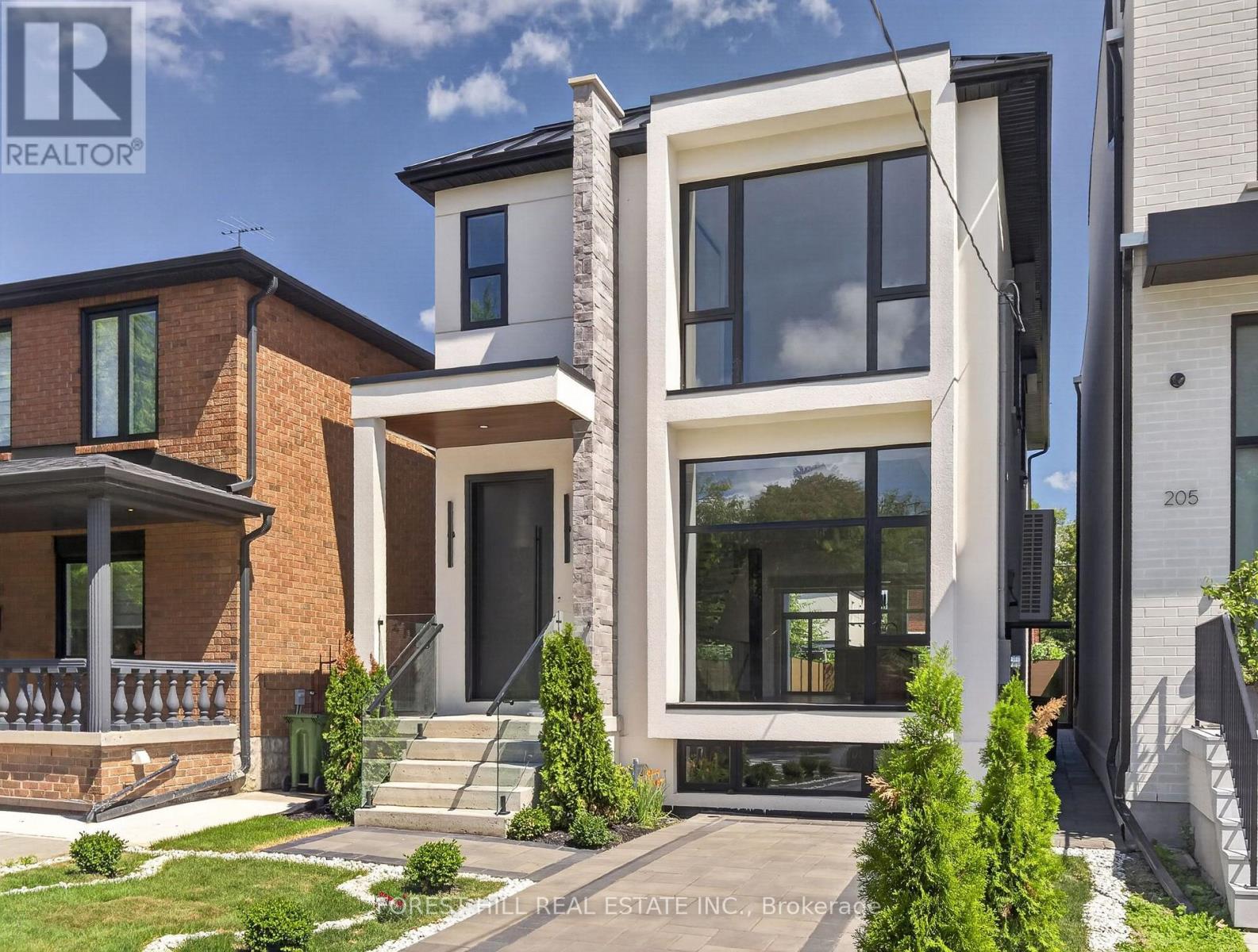 207 ROBINA AVENUE - 1
