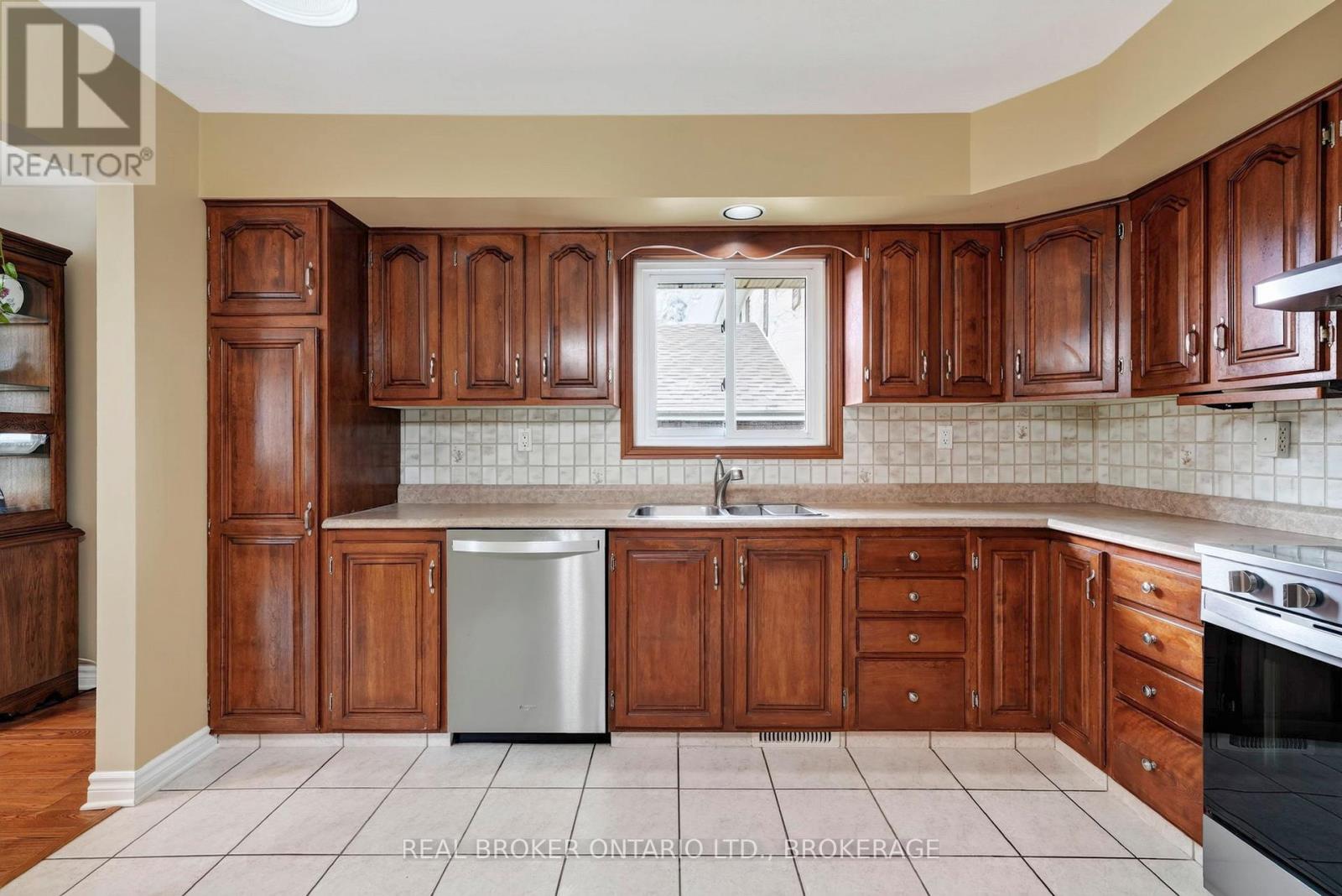1321 STORMONT DRIVE - 14