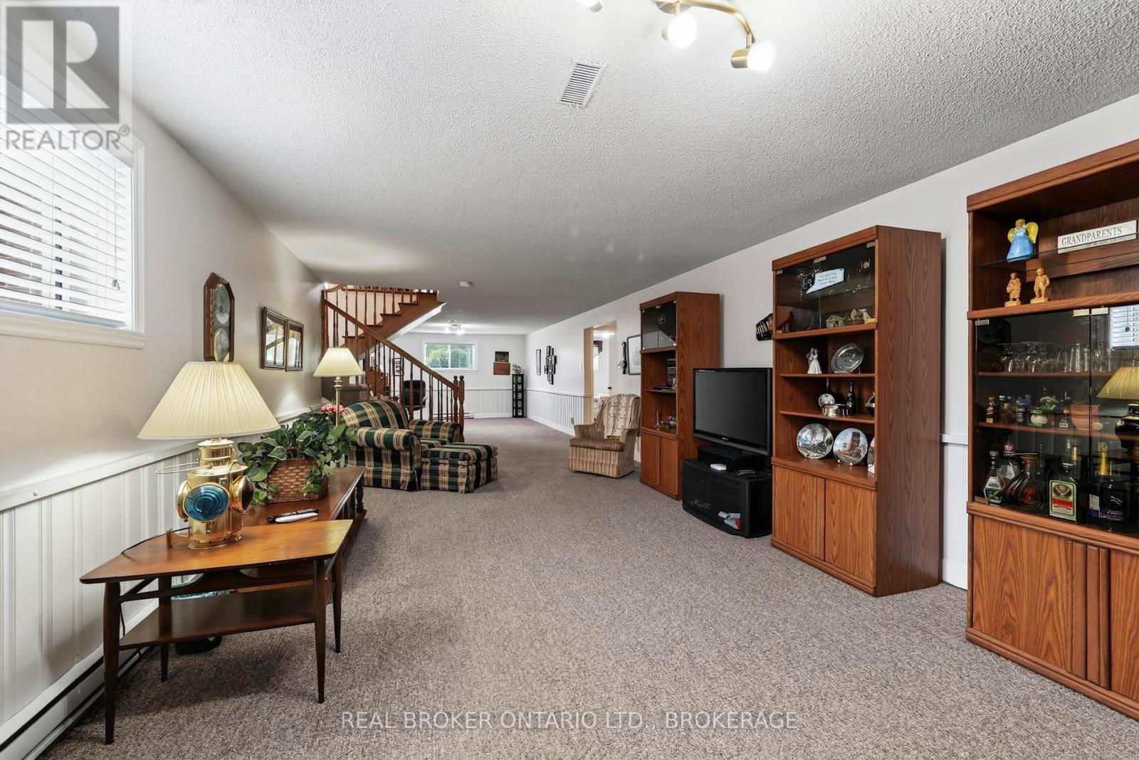 1321 STORMONT DRIVE - 26