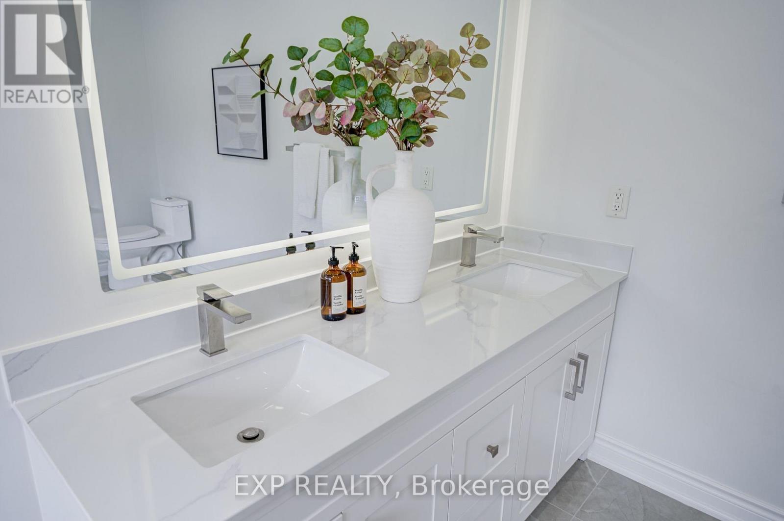 71 FUTURA AVENUE - 27