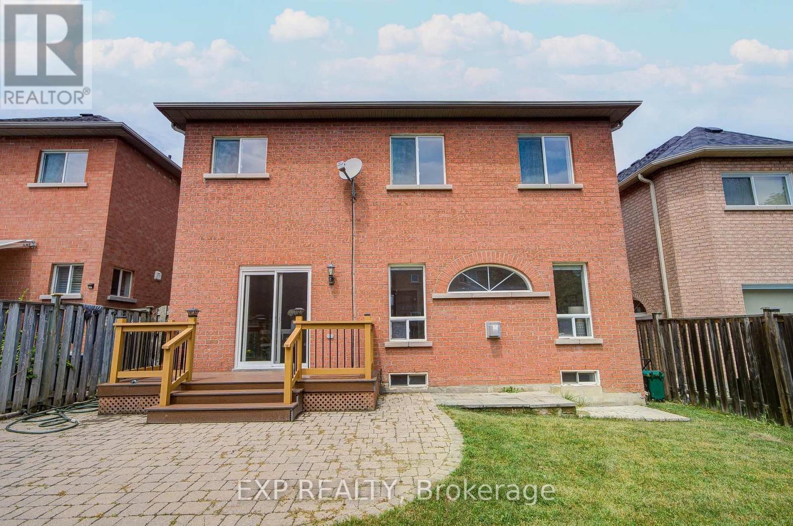 71 FUTURA AVENUE - 48