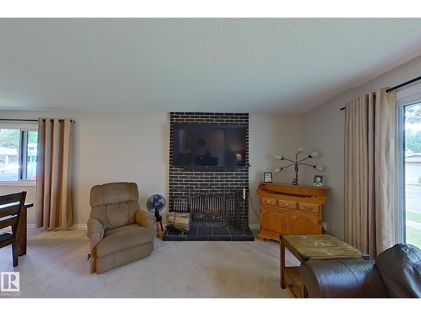 14 BRUNSWICK CR - 12